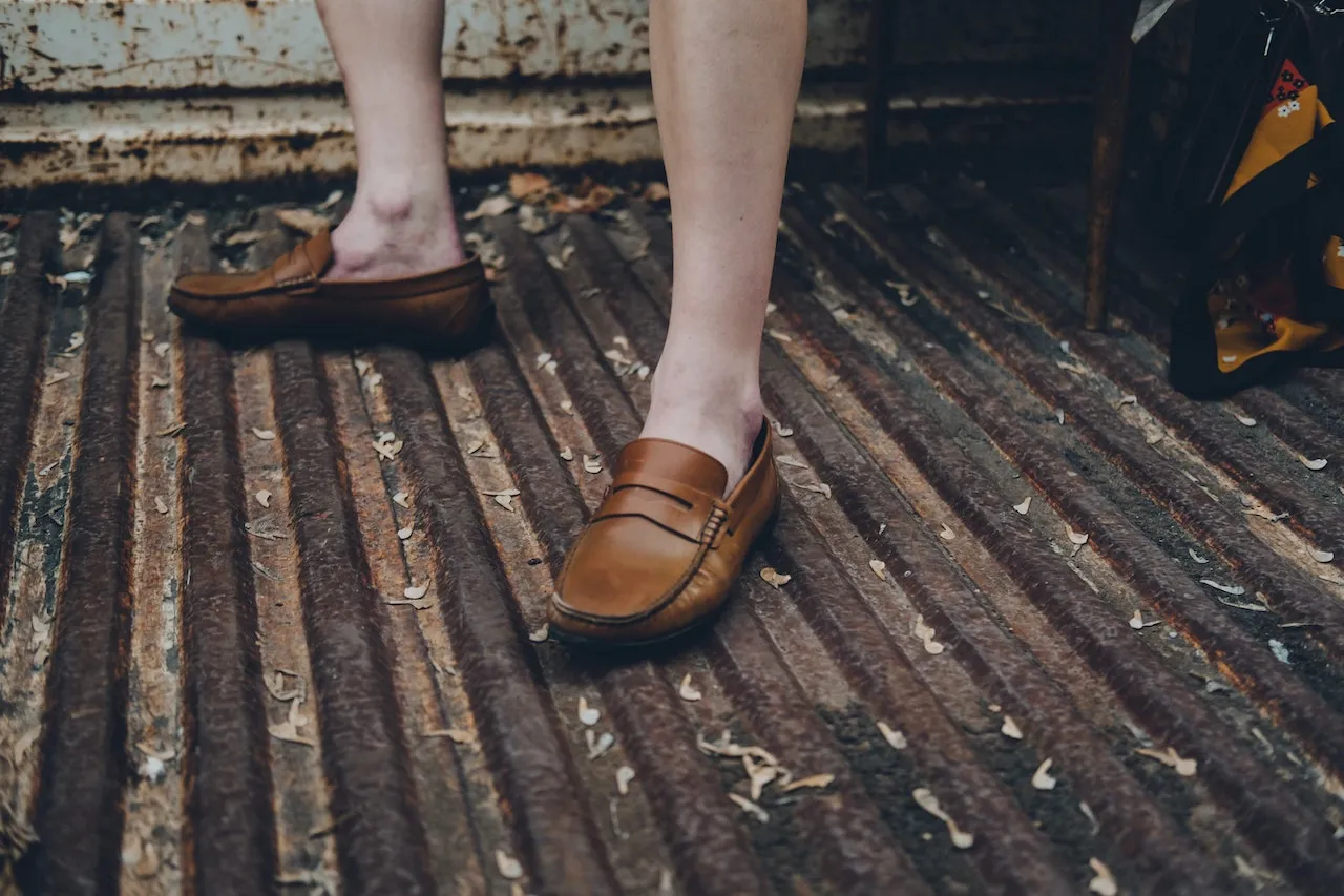 jak nosić mokasyny