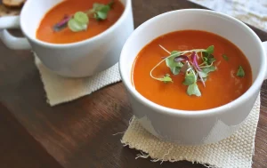 Jak ugotować zupę pomidorową z ryżem?